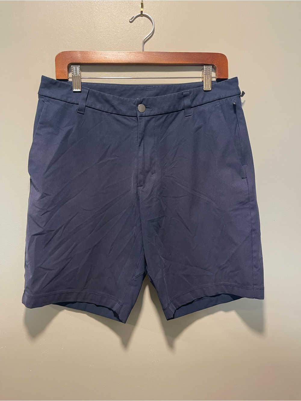 Lululemon Men's Navy Blue Flat-Front Performance Shorts 32